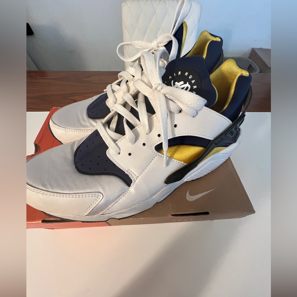 Nike men’s air huaraches